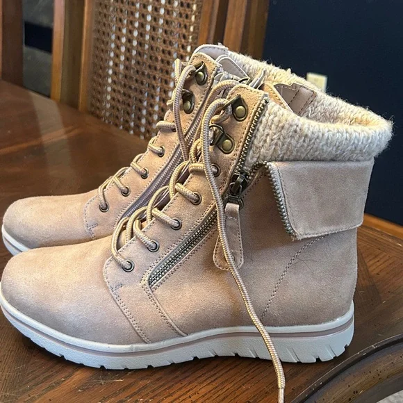 Cliffs by WHITE MOUNTAIN Tan Lace-Up Boots - Picture 3 of 7